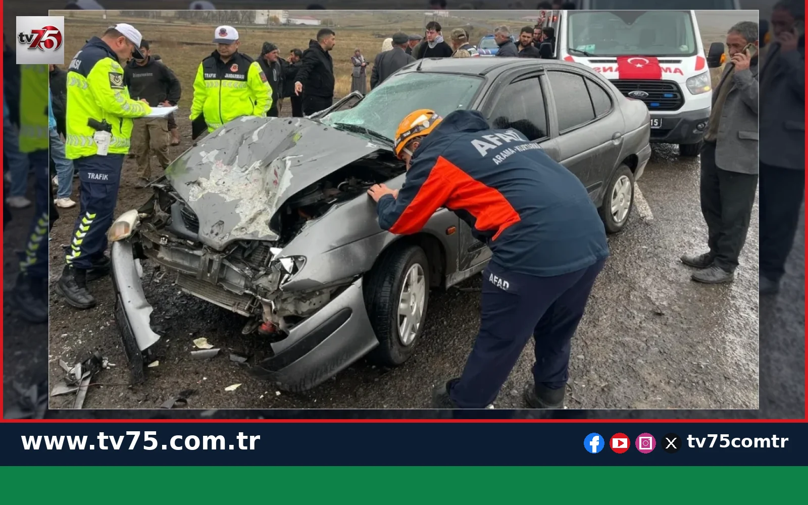 Ardahan’da otomobil ile traktör çarpıştı: 4 yaralı
